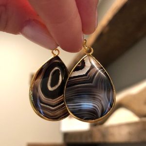 Black agate and gold teardrop earrings